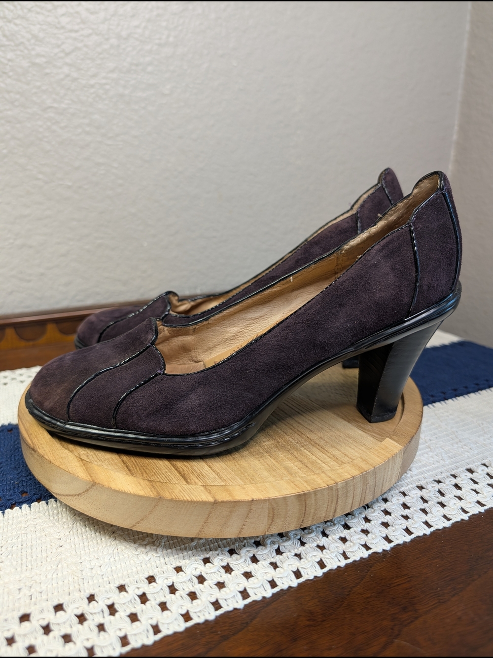 Sofft Women's Plumb Suede Mid Heel Scalloped Pumps in Dark Brown